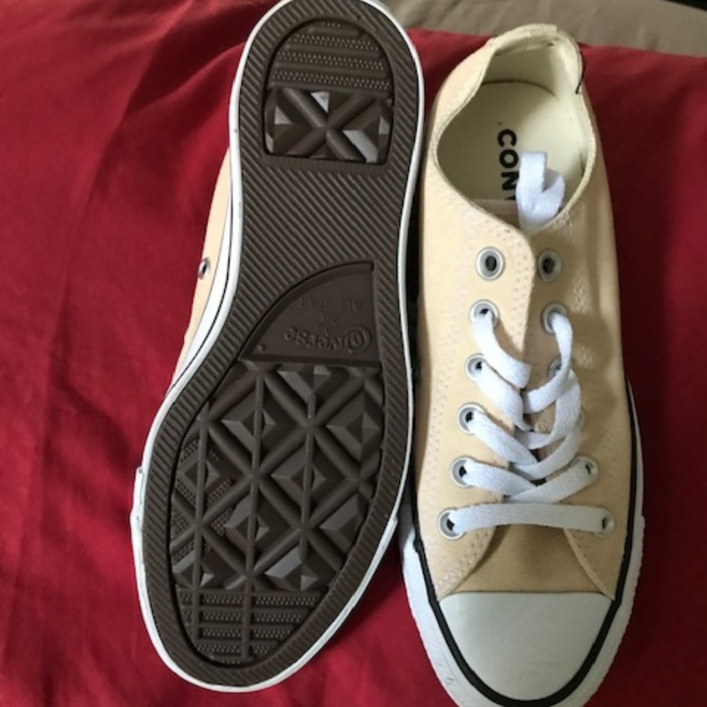 Converse - Picture 2 of 2